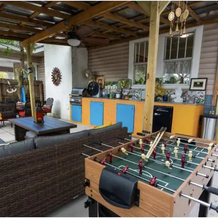 Charming 1927 Bungalow With Hot Tub In Ybor City-2